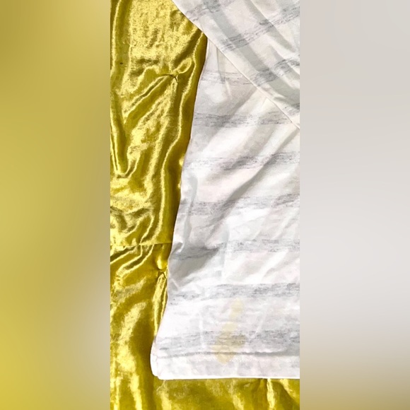 VTG NBA Charlotte Hornets XL LS top by Front Row GUC - Picture 6 of 6